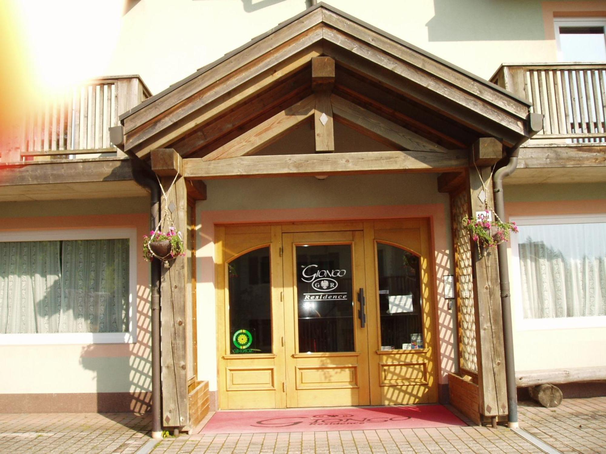 Giongo Residence - Appartamenti Лавароне Екстериор снимка