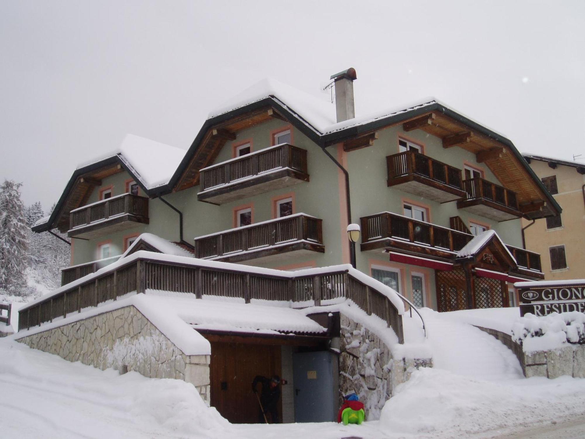 Giongo Residence - Appartamenti Лавароне Екстериор снимка